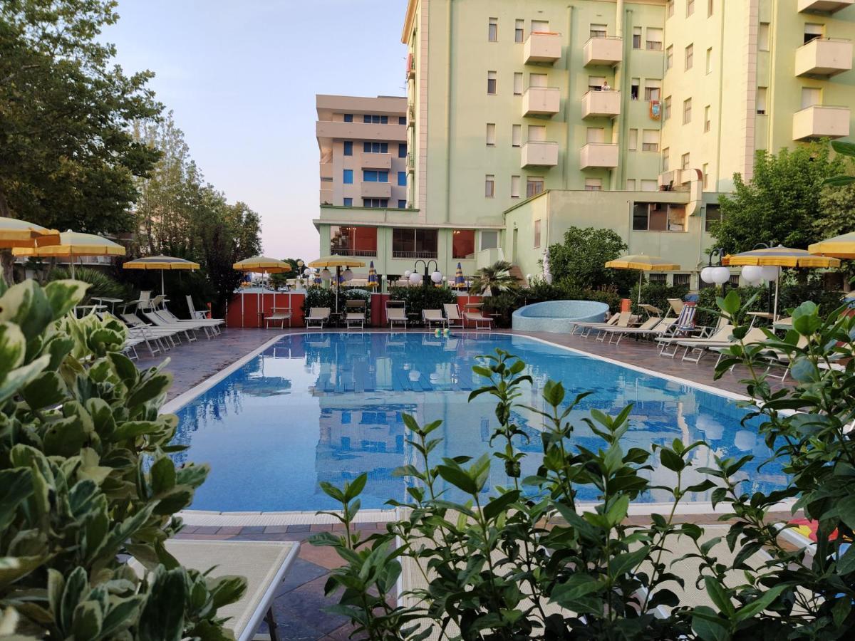 Hotel Prestigio Cesenatico Ngoại thất bức ảnh