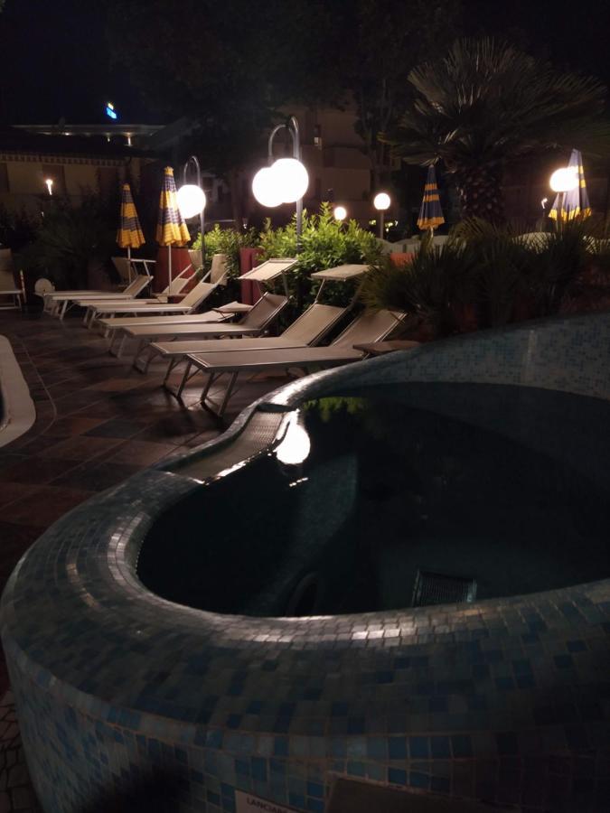 Hotel Prestigio Cesenatico Ngoại thất bức ảnh
