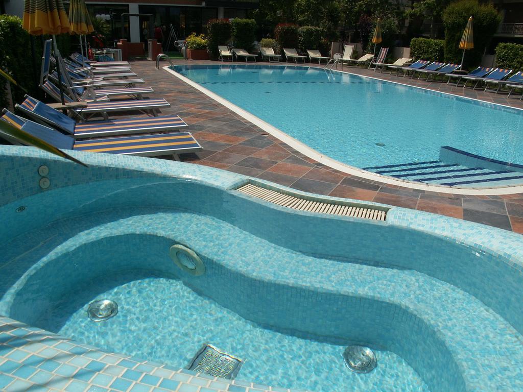 Hotel Prestigio Cesenatico Ngoại thất bức ảnh
