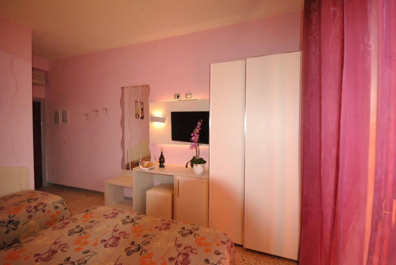 Hotel Prestigio Cesenatico Ngoại thất bức ảnh